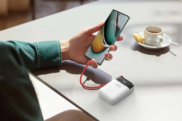 Batterie externe SKROSS 10 000 mAh avec affichage – Charge rapide USB-C